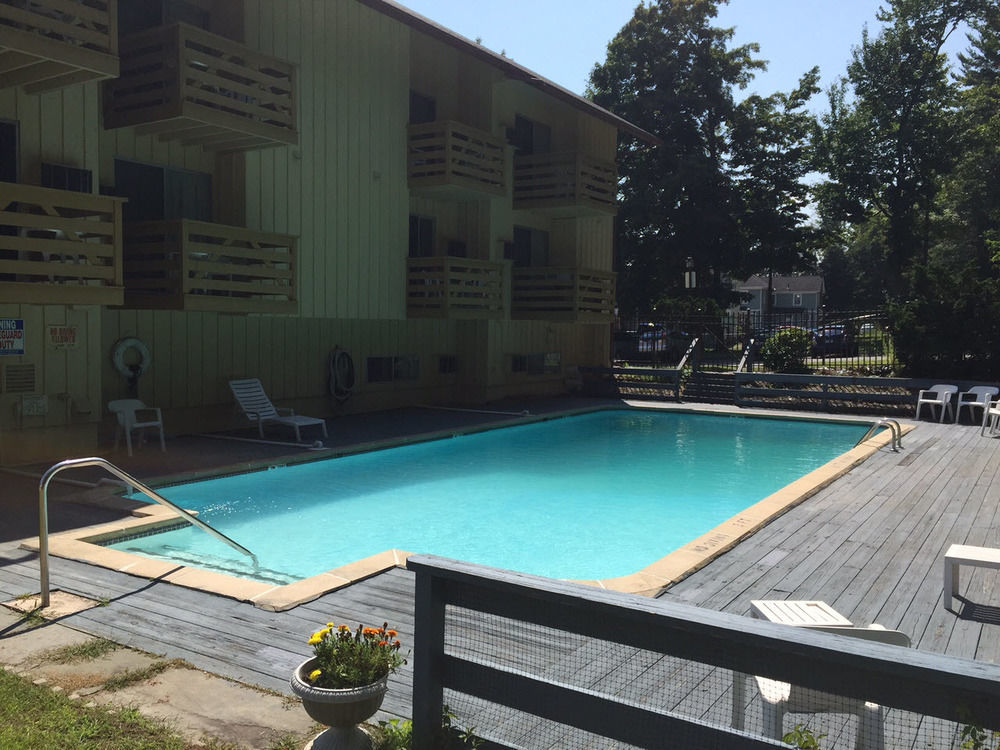 Iron Horse Inn Simsbury Buitenkant foto